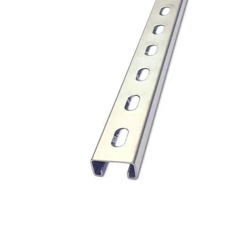 Punching C Channel Hot Dip Galvanized Steel Strut Channel สําหรับระบบติดตั้งแสงอาทิตย์